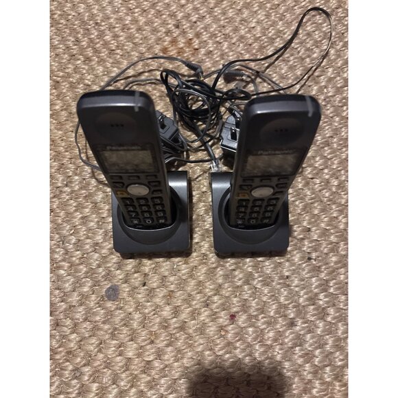 Panasonic Cordless Phones With Charging Bases & AC Adapters - Picture 2 of 4